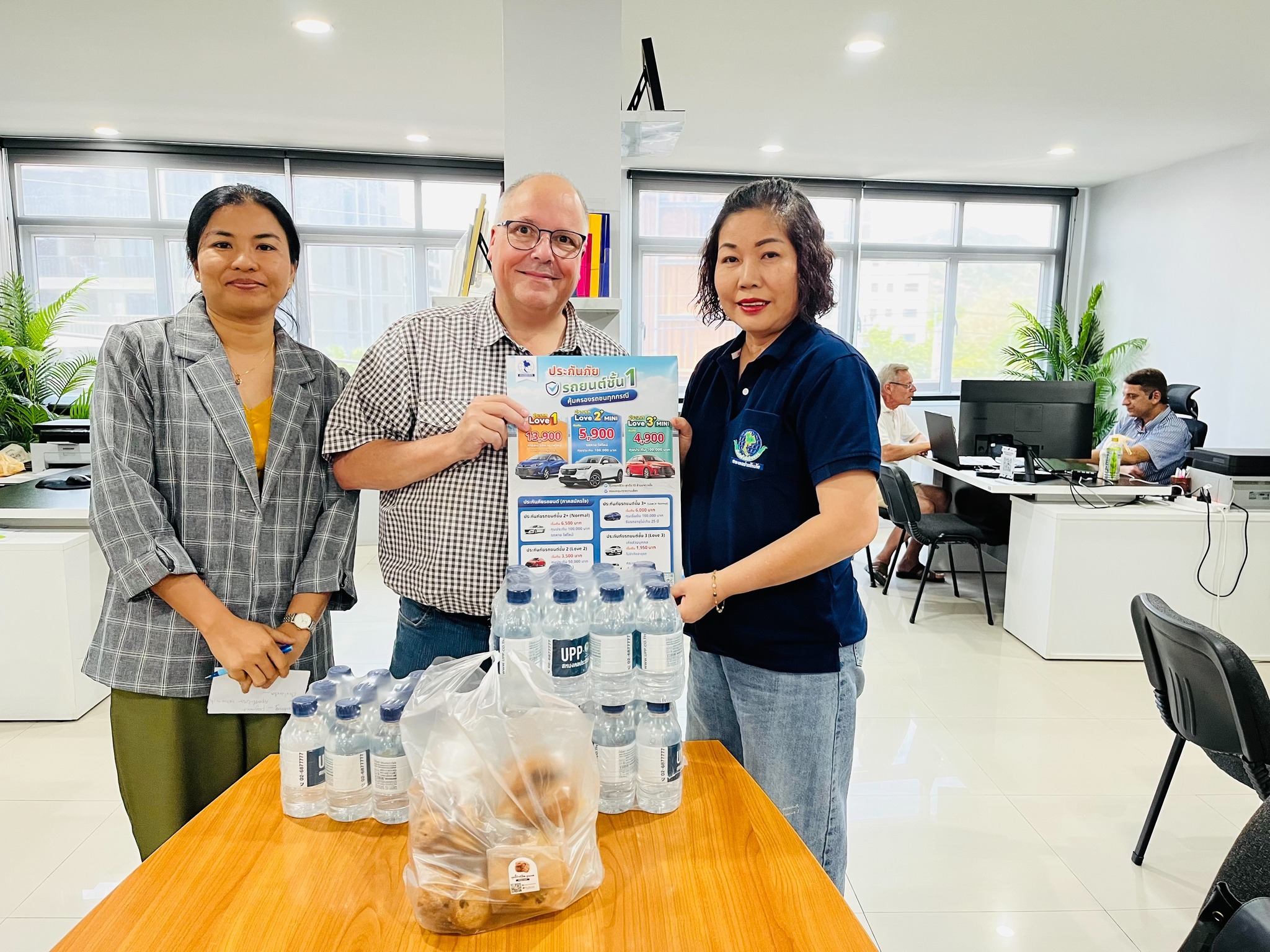 บริษัท สหมงคลประกันภัย จำกัด (มหาชน) ได้เข้าพบผู้บริหาร บริษัท เอเอ อินชัวรันส์ โบรกเกอร์ จำกัด (หัวหิน)